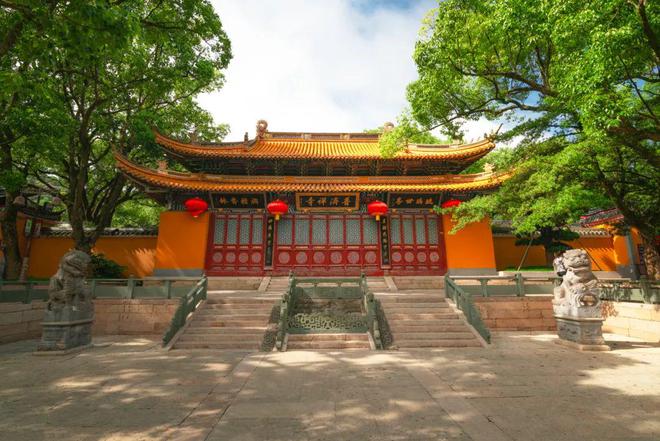 “住宿经济”正抢酒店业的生意爱游戏app网站手机版寺庙的(图1)